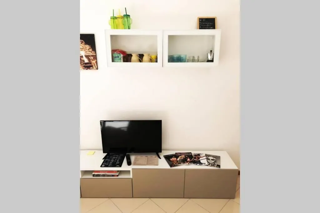Al Politeama Apartment Palermo 0*,